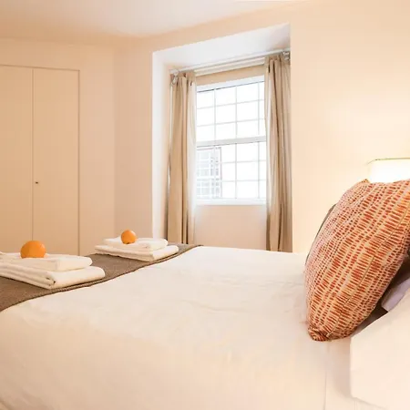 Downtown - Chiado & Me *